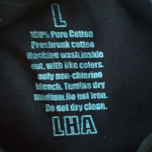 T-Shirt - Picture 2 of 2